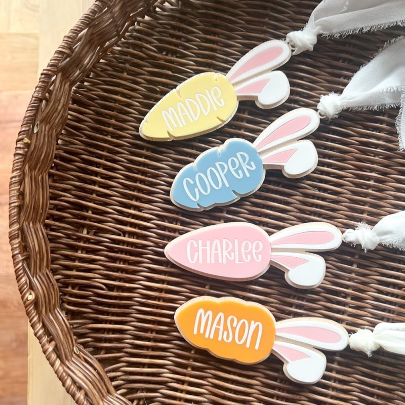 Intra απο ξύλο plywood 3mm-4mm πάχος - Προσωποποιημένη ετικέτα καρότου με αυτιά λαγουδάκι Δίασταση 30x30 cm Intraeaxys-eoxxdkxo