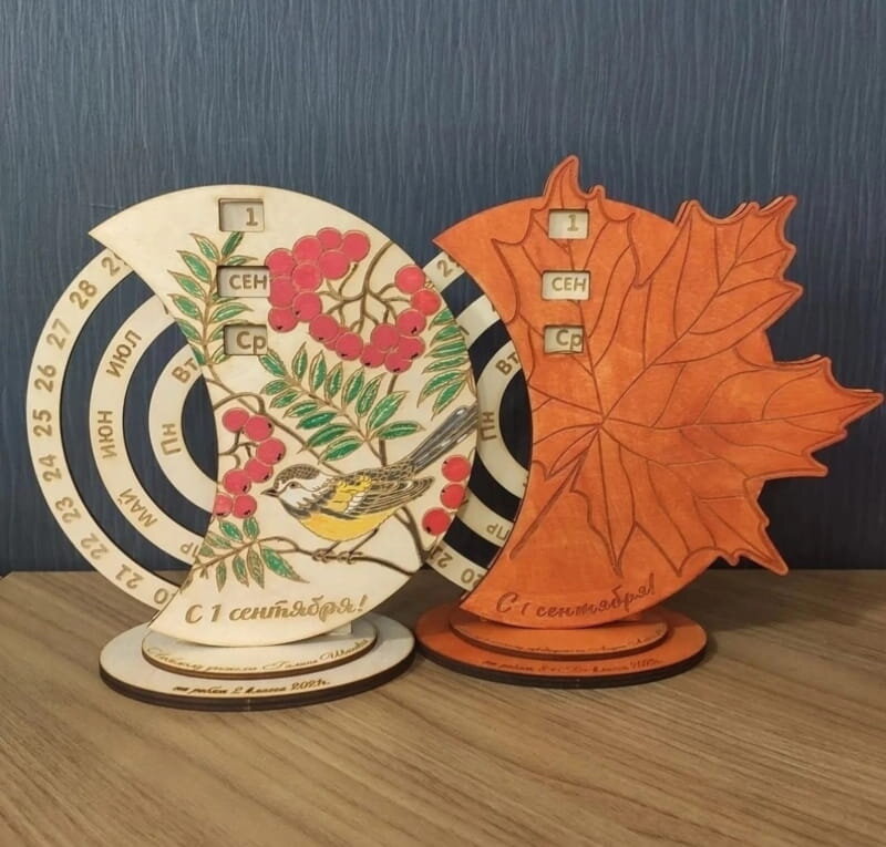 Intra απο ξύλο plywood 3mm-4mm πάχος - Ξύλινο διαρκές ημερολόγιο Δίασταση 30x30 cm Intraeaxys-078ymljo