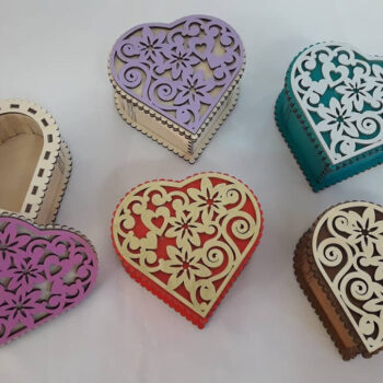 Intra απο ξύλο plywood 3mm-4mm πάχος - Κουτί σοκολάτας σε σχήμα καρδιάς Δίασταση 30x30 cm Intraeaxys-yon0kwk7 - Image 1