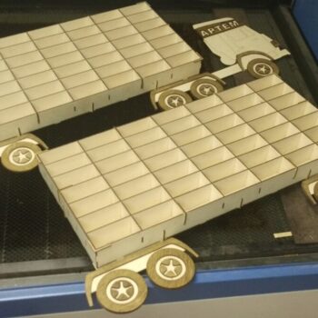 Intra απο ξύλο plywood 3mm-4mm πάχος - Ράφι Φορτηγού Αποθήκευσης Αυτοκινήτων Παιχνιδιών για Παιδικά Αυτοκίνητα 3mm Δίασταση 30x30 cm Intraeaxys-eoxl5jgo - Image 3