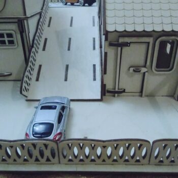 Intra απο ξύλο plywood 3mm-4mm πάχος - Ξύλινο γκαράζ παιχνιδιών με κατάστρωμα ελικοπτέρων Δίασταση 30x30 cm Intraeaxys-voq2vnqo - Image 5