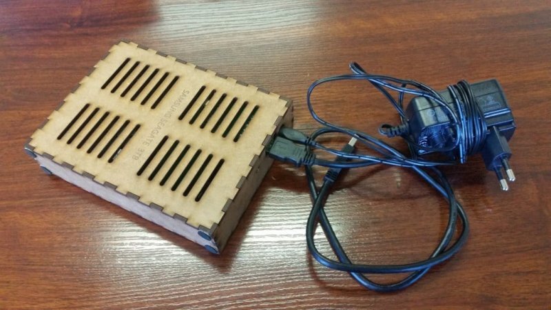 Intra απο ξύλο plywood 3mm-4mm πάχος - Περίβλημα σκληρού δίσκου Δίασταση 30x30 cm Intraeaxys-eo4yq0yo