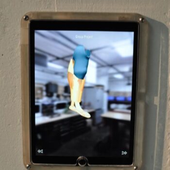 Intra απο ξύλο plywood 3mm-4mm πάχος - Θήκη iPad Pro Δίασταση 30x30 cm Intraeaxys-075dy8mo - Image 3