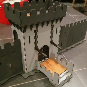 Intra απο ξύλο plywood 3mm-4mm πάχος - Κάστρο υπό επίθεση 6 χλστ Δίασταση 30x30 cm Intraeaxys-e1gk6jmo - Image 1