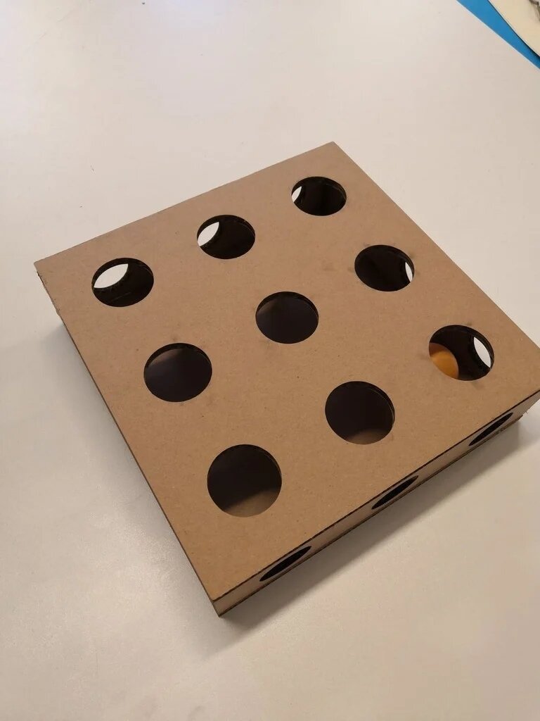 Intra απο ξύλο plywood 3mm-4mm πάχος - Κουτί παιχνιδιών παζλ γάτα Δίασταση 30x30 cm Intraeaxys-eo0q2d51