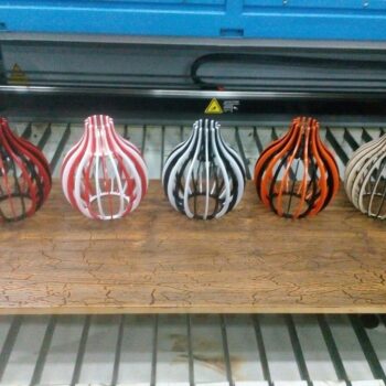 Intra απο ξύλο plywood 3mm-4mm πάχος - Φωτιστικό αχλάδι Δίασταση 30x30 cm Intraeaxys-eo20kyq7 - Image 1