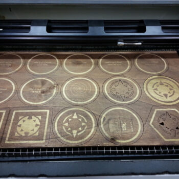 Intra απο ξύλο plywood 3mm-4mm πάχος - Σουβέρ από κόντρα πλακέ Δίασταση 30x30 cm Intraeaxys-r7vmzez7 - Image 1