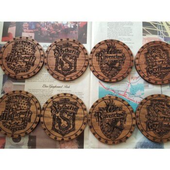 Intra απο ξύλο plywood 3mm-4mm πάχος - Σουβέρ με ποτηροθήκες Harry Potter Δίασταση 30x30 cm Intraeaxys-6o3yjyq7 - Image 1