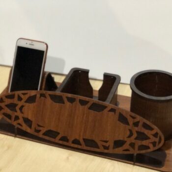 Intra απο ξύλο plywood 3mm-4mm πάχος - Θήκη φορητού στυλό Desk Organizer Δίασταση 30x30 cm Intraeaxys-e1gknwvo - Image 1