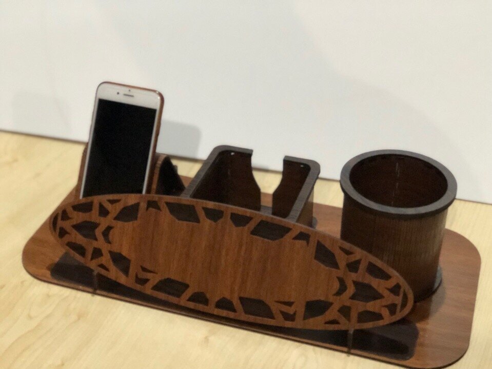 Intra απο ξύλο plywood 3mm-4mm πάχος - Θήκη φορητού στυλό Desk Organizer Δίασταση 30x30 cm Intraeaxys-e1gknwvo