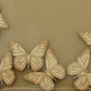 Intra απο ξύλο plywood 3mm-4mm πάχος - Χαραγμένα ξύλινα σχήματα πεταλούδας Δίασταση 30x30 cm Intraeaxys-91jdxv81