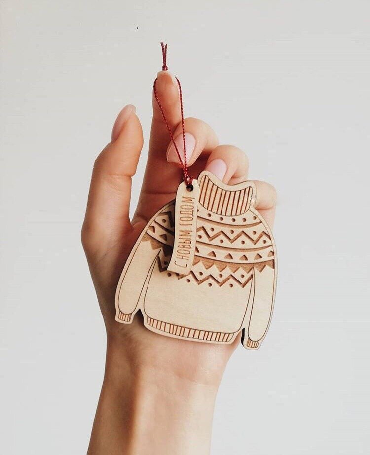 Intra απο ξύλο plywood 3mm-4mm πάχος - Πρότυπο κρεμαστό μπρελόκ σχήματος πουλόβερ Δίασταση 5x5 cm Intraeaxys-6o3yjzk7