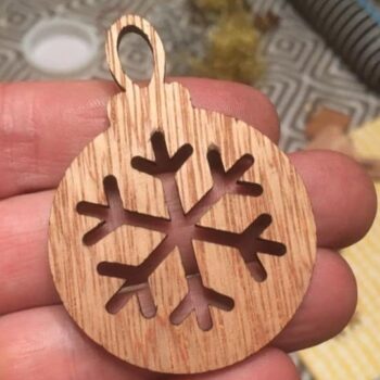 Intra απο ξύλο plywood 3mm-4mm πάχος - Χριστουγεννιάτικα στολίδια Δίασταση 10x10 cm Intraeaxys-eo4y43do - Image 1