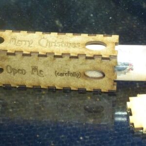 Intra απο ξύλο plywood 3mm-4mm πάχος - Χριστουγεννιάτικο κουτί χρημάτων Δίασταση 30x30 cm Intraeaxys-yon0vrk7