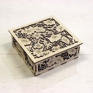 Intra απο ξύλο plywood 3mm-4mm πάχος - Σκαλιστό κουτί δώρου Διακοσμητικό κουτί κέρασμα Δίασταση 30x30 cm Intraeaxys-lopqj6x7