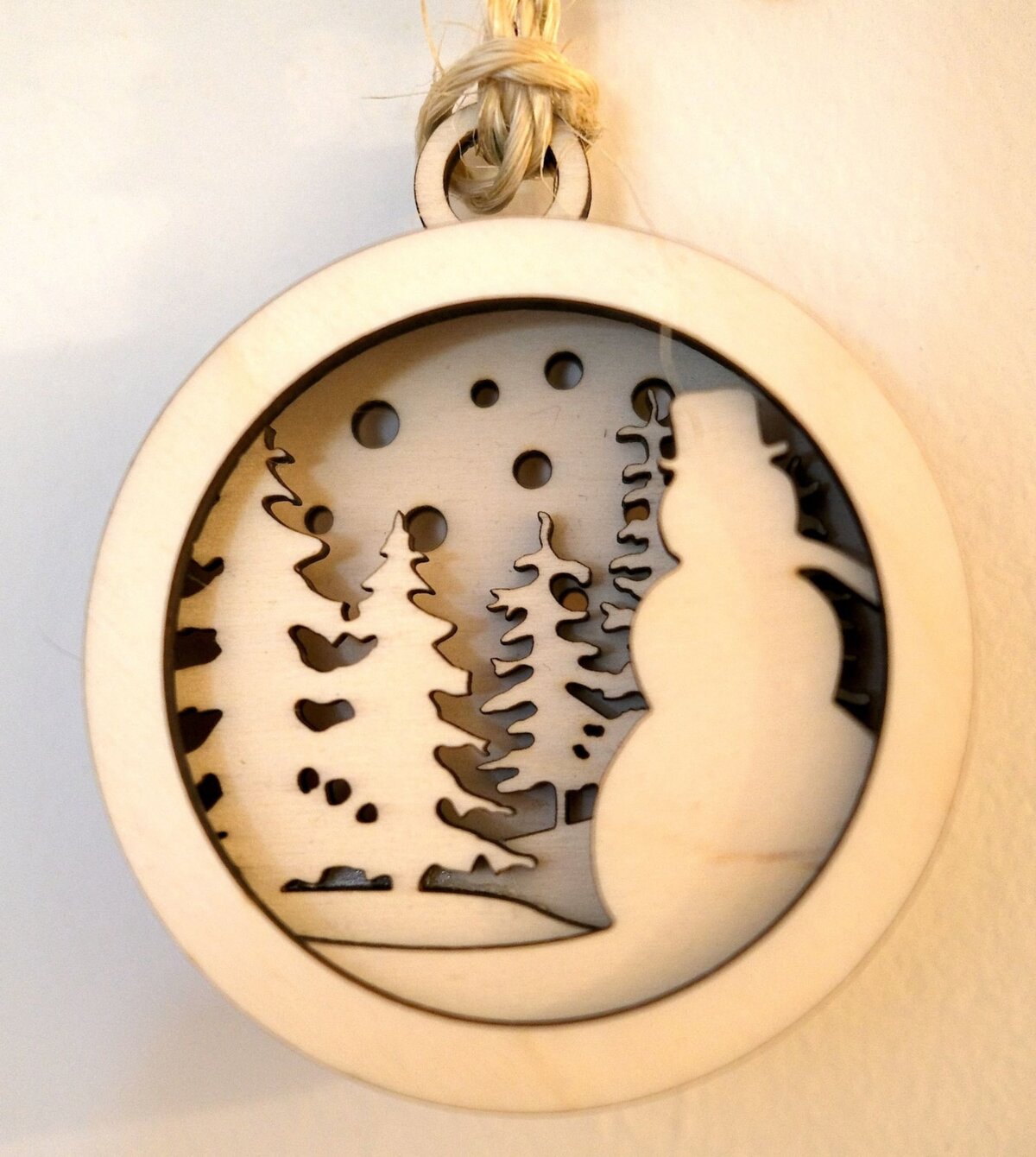 Intra απο ξύλο plywood 3mm-4mm πάχος - Χριστουγεννιάτικο στολίδι με στρώσεις Δίασταση 10x10 cm Intraeaxys-6o3ygpk7