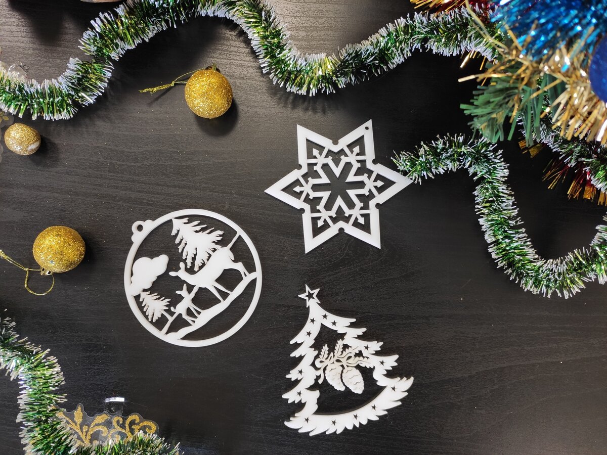 Intra απο ξύλο plywood 3mm-4mm πάχος - Χριστουγεννιάτικο δέντρο ξύλινα παιχνίδια Δίασταση 30x30 cm Intraeaxys-pok34xd7