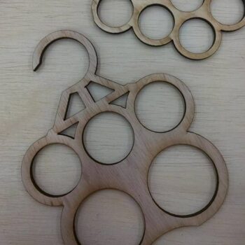 Intra απο ξύλο plywood 3mm-4mm πάχος - Δαχτυλίδι κασκόλ για κρεμάστρα γραβάτας Δίασταση 30x30 cm Intraeaxys-zo9ynkx7 - Image 1