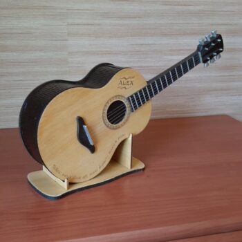 Intra απο ξύλο plywood 3mm-4mm πάχος - Guitar Piggy Bank Παιδική τράπεζα νομισμάτων Δίασταση 30x30 cm Intraeaxys-qomm4mko - Image 1
