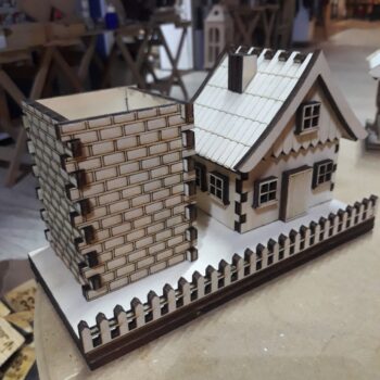 Intra απο ξύλο plywood 3mm-4mm πάχος - Μολυβοθήκη Piggy Bank Δίασταση 30x30 cm Intraeaxys-d1lv04zo - Image 1