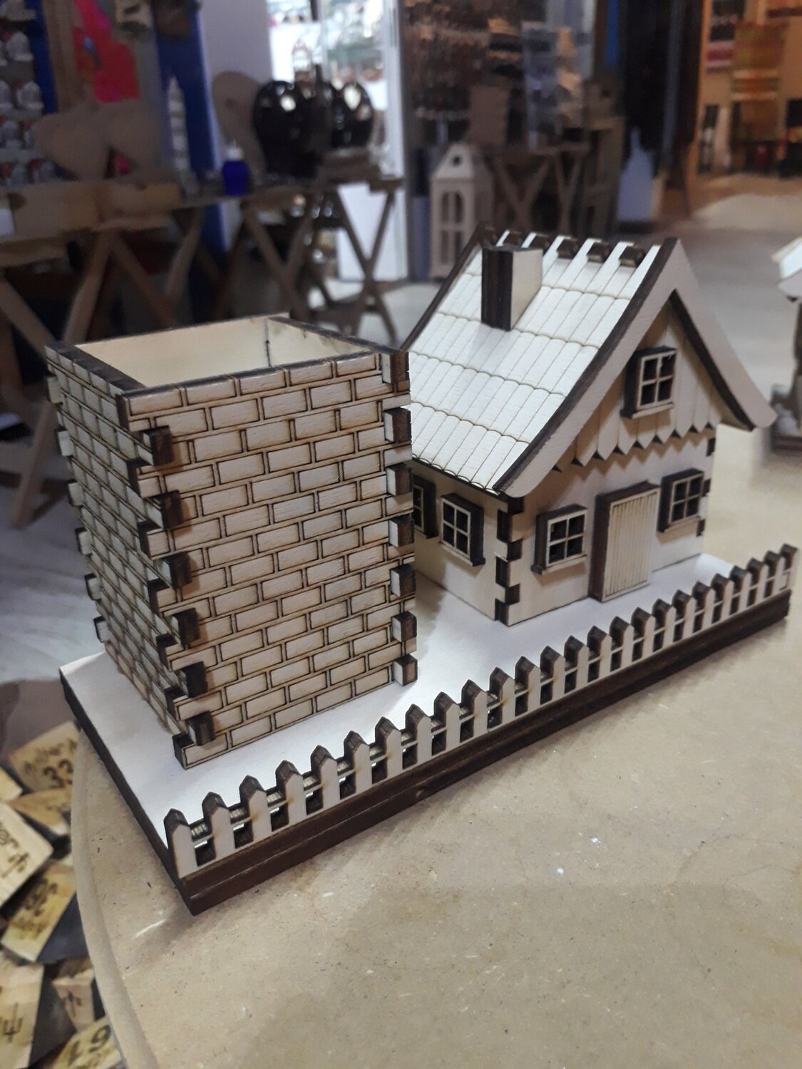 Intra απο ξύλο plywood 3mm-4mm πάχος - Μολυβοθήκη Piggy Bank Δίασταση 30x30 cm Intraeaxys-d1lv04zo