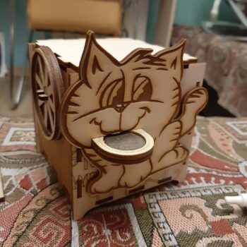 Intra απο ξύλο plywood 3mm-4mm πάχος - Καταπληκτικός κουμπαράς εξοικονόμησης νομισμάτων Δίασταση 30x30 cm Intraeaxys-e1gke5yo - Image 3