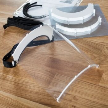 Intra απο ξύλο plywood 3mm-4mm πάχος - Ασπίδα προσώπου Δίασταση 30x30 cm Intraeaxys-r7vdmx67 - Image 1