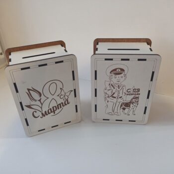 Intra απο ξύλο plywood 3mm-4mm πάχος - Εξατομικευμένος Κουμπαράς Δίασταση 30x30 cm Intraeaxys-eoxlnmjo - Image 1