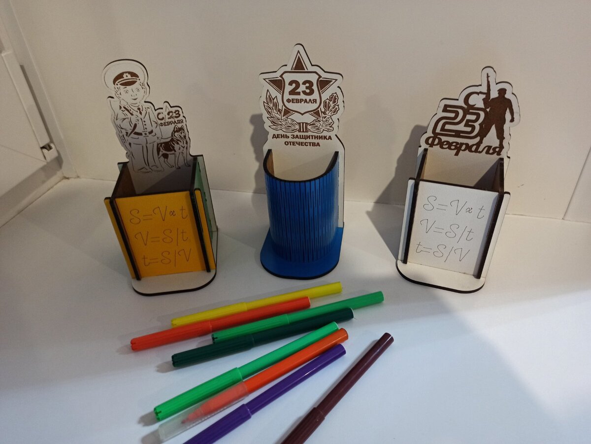 Intra απο ξύλο plywood 3mm-4mm πάχος - Ξύλινη θήκη για στυλό Επιτραπέζια βάση μολυβιών Δίασταση 30x30 cm Intraeaxys-d1lv8wxo