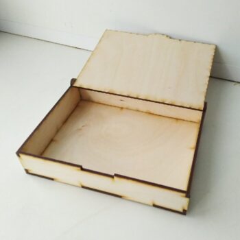 Intra απο ξύλο plywood 3mm-4mm πάχος - Κουτί δώρου Παγκόσμια Ημέρα της Γυναίκας με χαραγμένο τουλίπα Δίασταση 30x30 cm Intraeaxys-qommqeko - Image 3