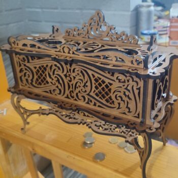 Intra απο ξύλο plywood 3mm-4mm πάχος - Ξύλινο κουτί κοσμημάτων 3mm Δίασταση 30x30 cm Intraeaxys-ro6yjrn7 - Image 1