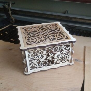 Intra απο ξύλο plywood 3mm-4mm πάχος - Διακοσμητικό Ξύλινο Κουτί Δίασταση 30x30 cm Intraeaxys-pok3qg87 - Image 1