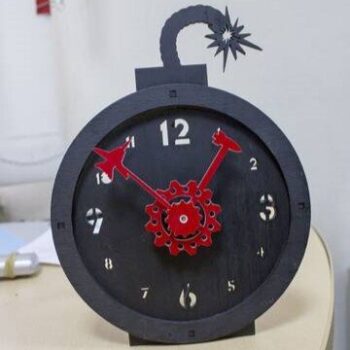 Intra απο ξύλο plywood 3mm-4mm πάχος - Επιτραπέζιο ρολόι βόμβα Δίασταση 30x30 cm Intraeaxys-yon0gyp7 - Image 1