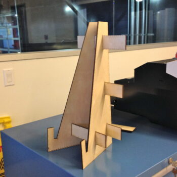 Intra απο ξύλο plywood 3mm-4mm πάχος - Στάση επίδειξης Pegboard Pegboard Easel Δίασταση 30x30 cm Intraeaxys-eo20gp67 - Image 3