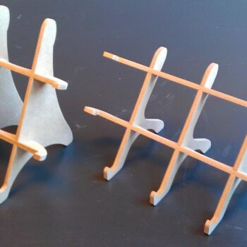 Intra απο ξύλο plywood 3mm-4mm πάχος - Βάση Gadget Βάση τηλεφώνου Βάση tablet Δίασταση 30x30 cm Intraeaxys-eoxl6n4o - Image 1