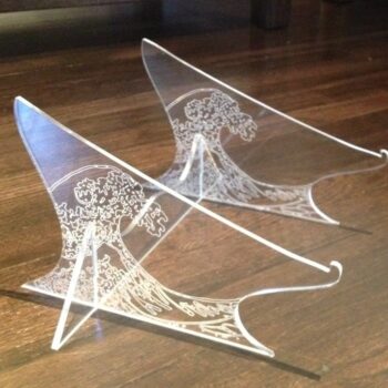 Intra απο ξύλο plywood 3mm-4mm πάχος - Βάση φορητού υπολογιστή Wave Hokusai για Macbook Air Δίασταση 30x30 cm Intraeaxys-lopqvpx7 - Image 1