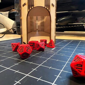 Intra απο ξύλο plywood 3mm-4mm πάχος - Πύργος με ζάρια με ζωντανούς μεντεσέδες Δίασταση 30x30 cm Intraeaxys-joed2051 - Image 8