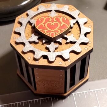 Intra απο ξύλο plywood 3mm-4mm πάχος - Κουτί ζαριών Δίασταση 30x30 cm Intraeaxys-eo0q95g1 - Image 1