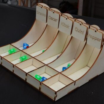 Intra απο ξύλο plywood 3mm-4mm πάχος - Διαλογής Ζαριών Δίασταση 30x30 cm Intraeaxys-e1gk9rmo - Image 1