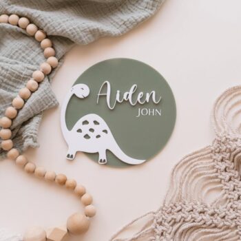 Intra απο ξύλο plywood 3mm-4mm πάχος - Πλακέτα αναγγελίας γέννησης δεινοσαύρων Δίασταση 30x30 cm Intraeaxys-voq3dyj7 - Image 1