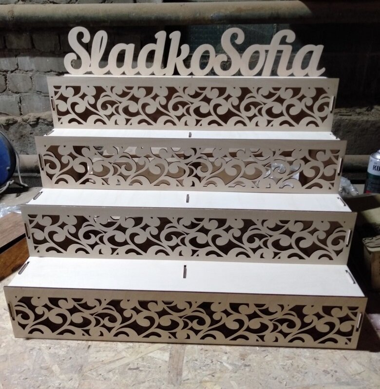 Intra απο ξύλο plywood 3mm-4mm πάχος - Ξύλινο πάγκο προβολής Διακοσμητικό σταντ για cupcake Δίασταση 30x30 cm Intraeaxys-eoxlmeqo