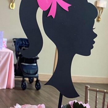 Intra απο ξύλο plywood 3mm-4mm πάχος - Φιόγκοι για τα μαλλιά με βιτρίνα με ξύλινο στάντ Barbie Silhouette Δίασταση 30x30 cm Intraeaxys-r7v6dr5o - Image 1