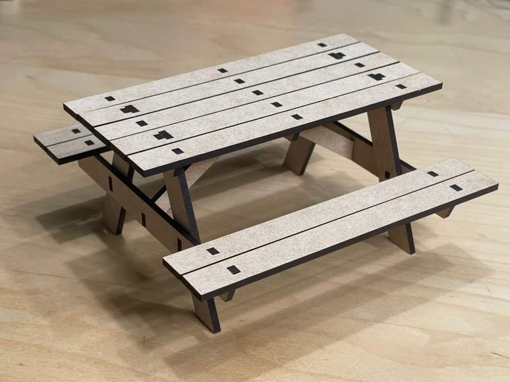 Intra απο ξύλο plywood 3mm-4mm πάχος - Τραπέζι πικνίκ κουκλόσπιτου Δίασταση 30x30 cm Intraeaxys-joedj681