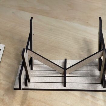 Intra απο ξύλο plywood 3mm-4mm πάχος - Τραπέζι πικνίκ κουκλόσπιτου Δίασταση 30x30 cm Intraeaxys-joedj681 - Image 5