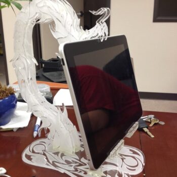 Intra απο ξύλο plywood 3mm-4mm πάχος - Στήριγμα iPad Dragon Δίασταση 30x30 cm Intraeaxys-eo4q3y97 - Image 1