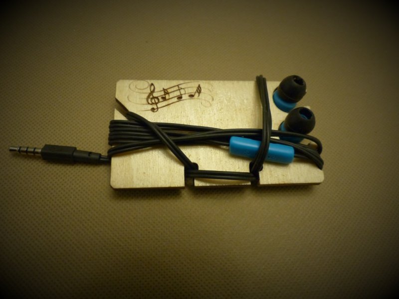 Intra απο ξύλο plywood 3mm-4mm πάχος - Στήριγμα ακουστικών Δίασταση 30x30 cm Intraeaxys-6o384gp1