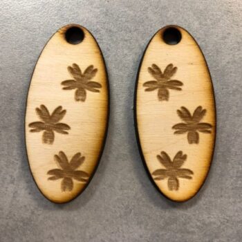 Intra απο ξύλο plywood 3mm-4mm πάχος - Σκουλαρίκια με χαραγμένα λουλούδια Δίασταση 3x3 cm Intraeaxys-zo98mpe1 - Image 1