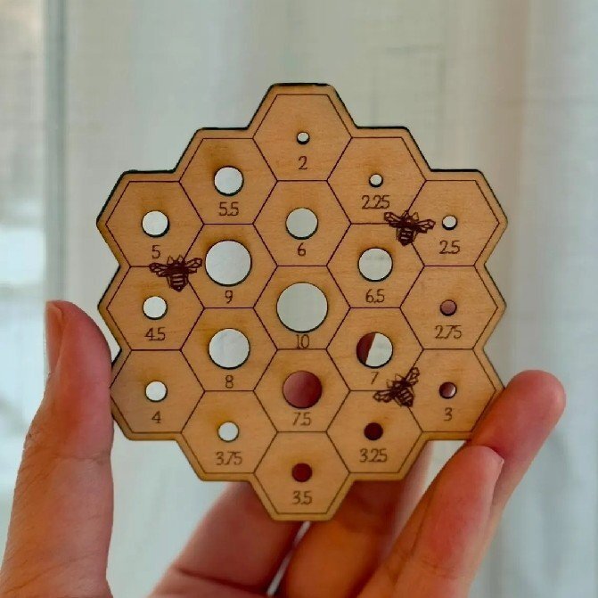 Intra απο ξύλο plywood 3mm-4mm πάχος - Μετρητής βελόνας πλεξίματος κυψέλης Δίασταση 30x30 cm Intraeaxys-075zzp07