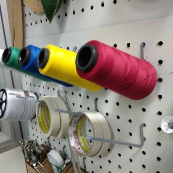 Intra απο ξύλο plywood 3mm-4mm πάχος - Ράψιμο Pegboard Δοχεία Αξεσουάρ Γάντζοι Δίασταση 30x30 cm Intraeaxys-pok32p37 - Image 7