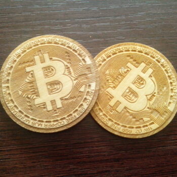 Intra απο ξύλο plywood 3mm-4mm πάχος - Σύμβολο Bitcoin Δίασταση 30x30 cm Intraeaxys-eo0q2pw1 - Image 1